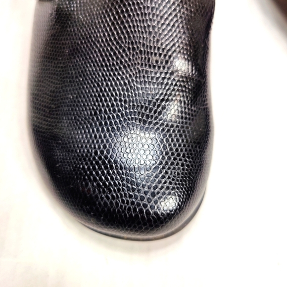 Vionic Mallory Snake Embossed Comfort Black Faux Leather Clog Slip On Shoes Sz 7 - Picture 3 of 10